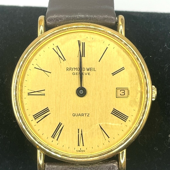Beautiful 18K Plated Yellow Gold Raymond Weil - Picture 2 of 5